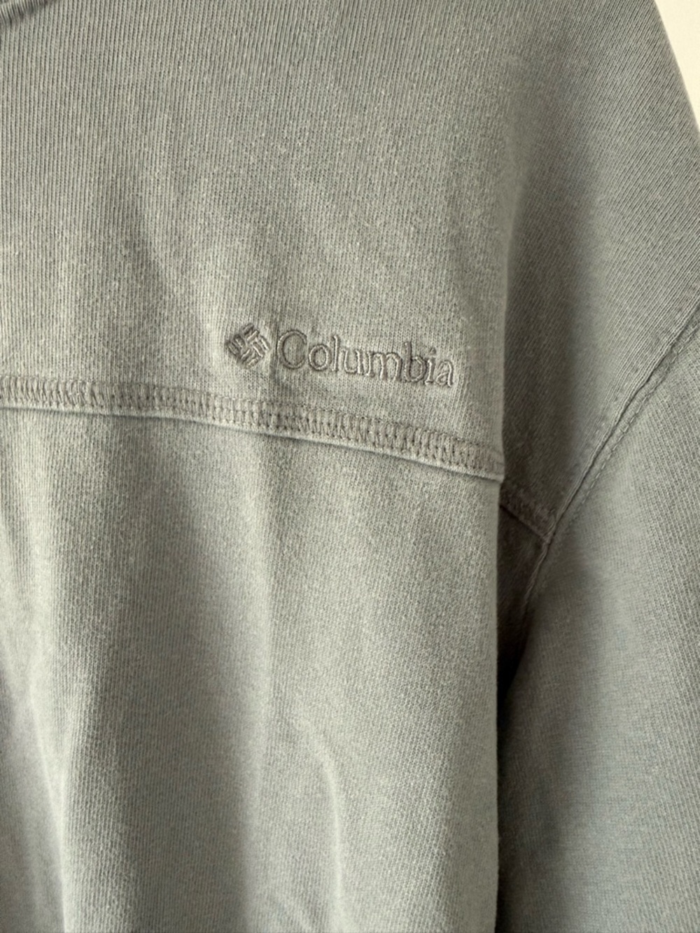 Columbia Embroidered Logo long sleeve tshirt - Sage Green